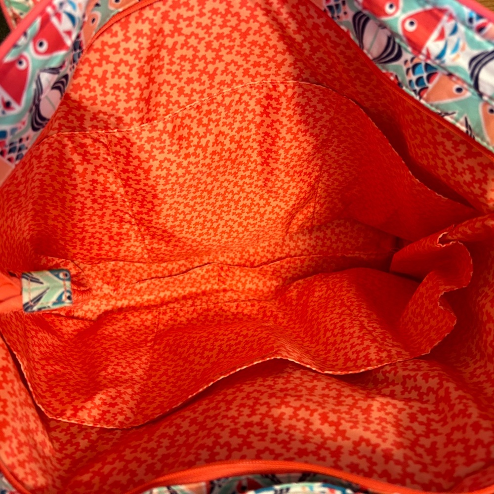 Vera Bradley NWT Iconic Vera Tote - Picture 4 of 9